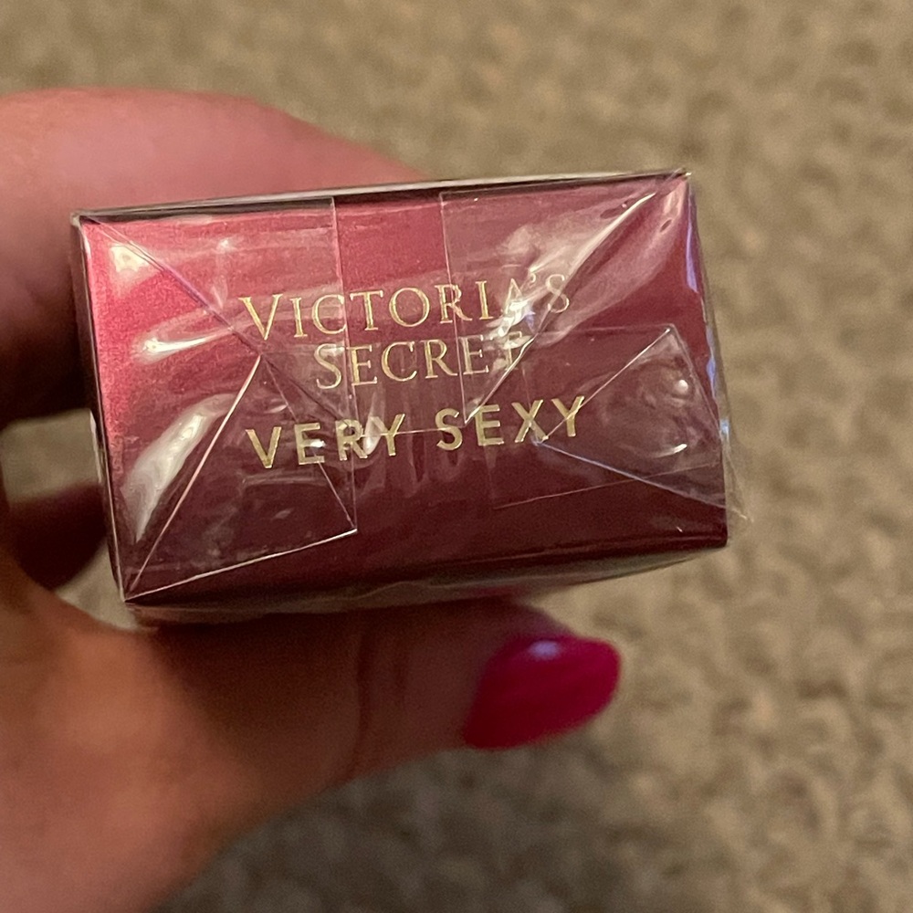 Victoria’s Secret rollerball - Picture 2 of 2